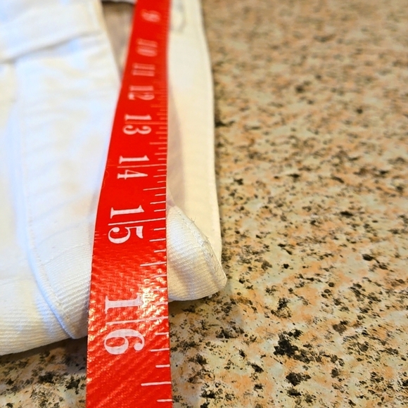 Chico's Size 2 Straight Leg White Denim Jeans Capris 4-pocket Women size 12 (M) - Picture 8 of 16